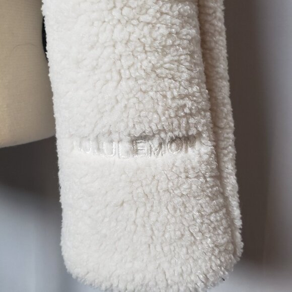 Lululemon Textured Fleece Collared Jacket in Bone Asymmetrical Zip Front S/M - Picture 5 of 12